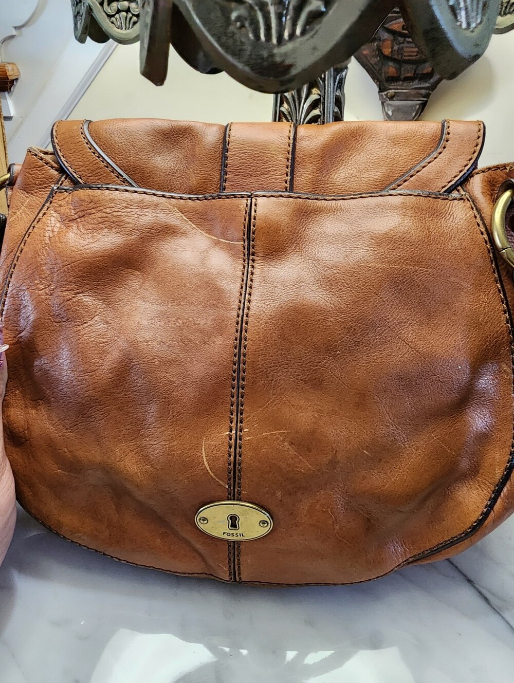 Fossil Leather Crossbody Saddle Bag Brown Key Charm Flap Purse Adjustable Strap - Picture 8 of 16